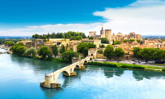 Le Pontet Apartment | Cozy Apartment 'Avignon' with Private Garden and Wi-Fi