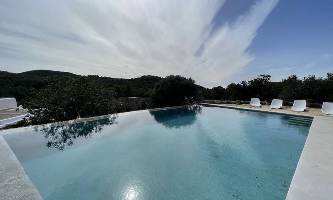 Santa Ines Villa | Enchanting Villa Retreat with Ocean View and Spa Access
