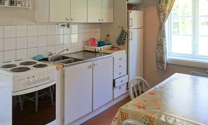 Växjö House | Comfortable 6-Person Holiday Home in Tingsryd for Families