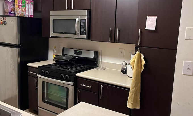 Hudson Exchange Apartment | Family-Friendly 2BR/2BA Waterfront Retreat in Jersey City