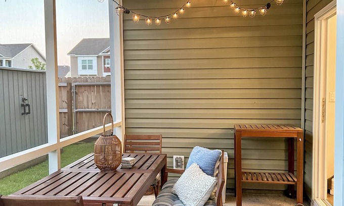 Sumter House | Inviting Home Near Shaw AFB with Pool Table & Firepit