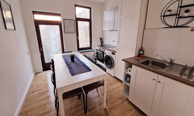 Klushof Apartment | Cozy Ferienunterkunft: Pet-Friendly with Breakfast Included