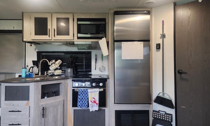 Burnet House | Charming RV Retreat Minutes from Town with Hot Tub & Spa