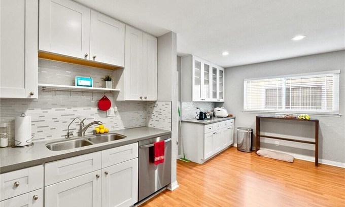 Buena Park House | Discover Our Cozy Home: Perfect for Families and Friends