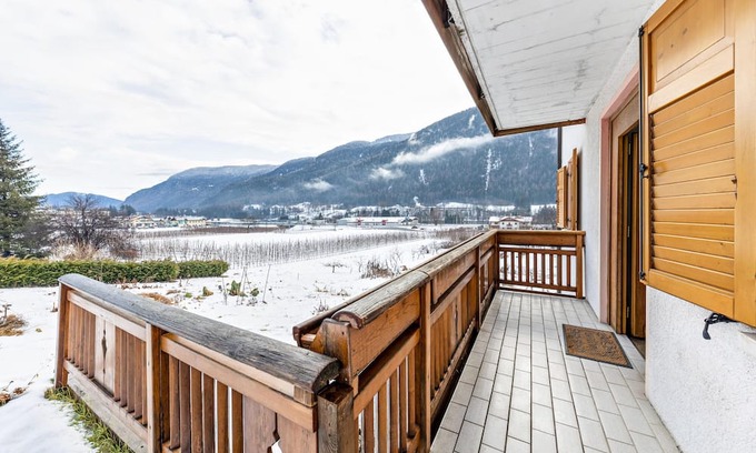 Croviana Apartment | Scenic Apartment "Casa Bluesky" with Garden & Mountain Views
