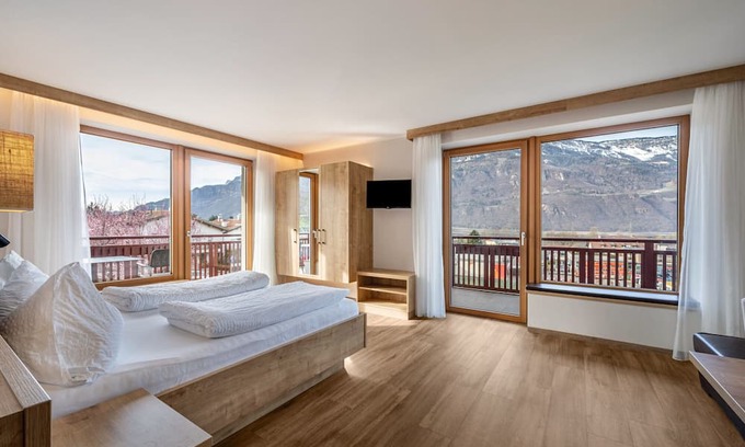 Terlano Apartment | Comfortable Apartment 'Residence Egger Apt E' with Mountain Views