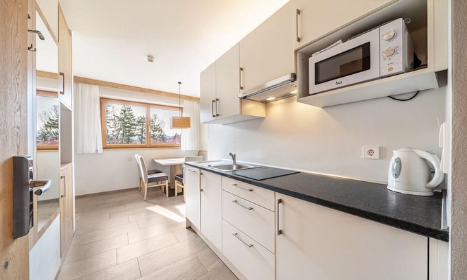 Terlano Apartment | Cozy Residence Egger Apt C with Mountain View & Free Wi-Fi