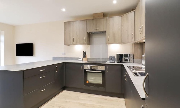 Walton on the Naze Cottage | Romantic Garden Retreat at 21A Saville Road, Walton-On-The-Naze