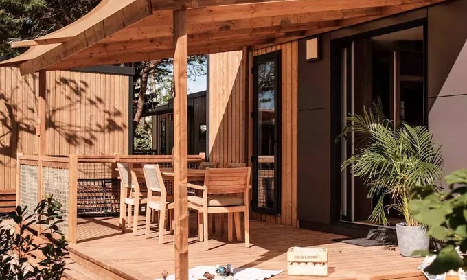 Coux-et-Bigaroque-Mouzens House | Relax in Signature Cottage at Camping Inspire Villages