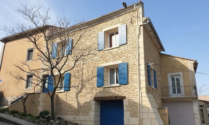 Sablet House | Holiday Home "Les Valérianes - Maison de Ville" with Private Pool & Wi-Fi