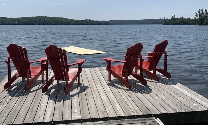Dysart et al Cottage | Comfortable Stay at Camp David: Pet-Friendly & Breakfast!