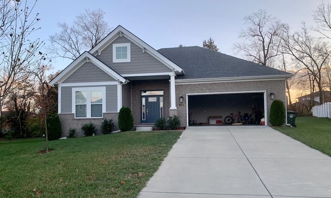 Jeffersontown House | Modern Home Near Restaurants, Breweries & Family-Friendly Parks