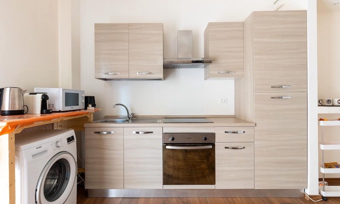Saragozza-Porto Apartment | Experience Ai Piedi di San Luca with Free Parking & Spa