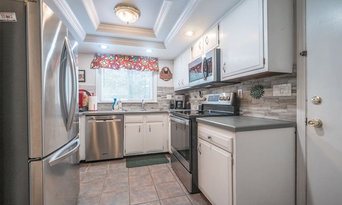 Buechel House | Family-Friendly Retreat in East Louisville - Rated 10/10