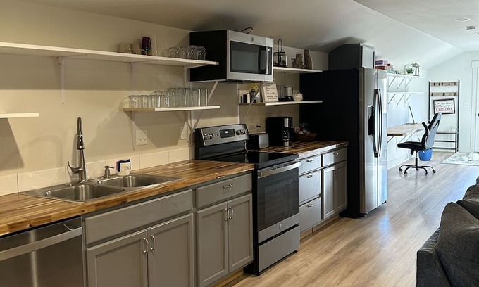 Moscow Apartment | Scenic Getaway Just Minutes from Downtown Moscow