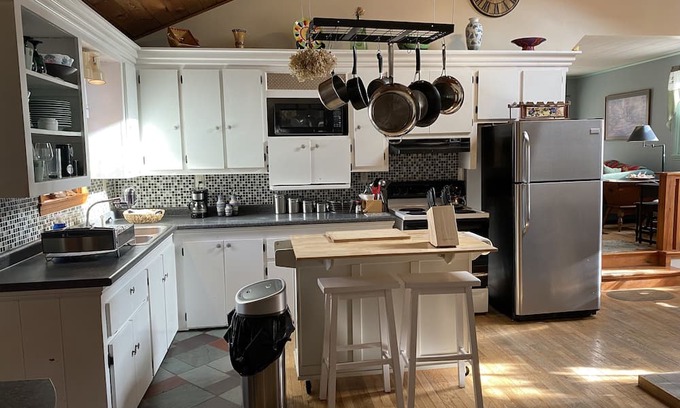 Belfast House | Serene Retreat in the Woods - Pet Friendly & Family Ready