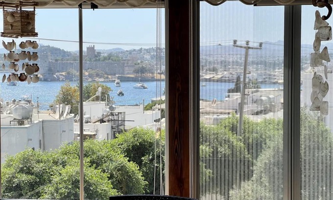 Bodrum City Center Apartment | Beachside Retreat with Sea View in Beautiful Bodrum