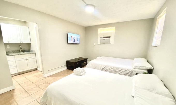 Indianapolis Apartment | Cozy Double Suite Indy - Ideal for Family Getaways