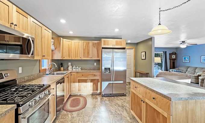 Monson Cabin | Lake View Retreat at Sunset Point with Snowmobile Access