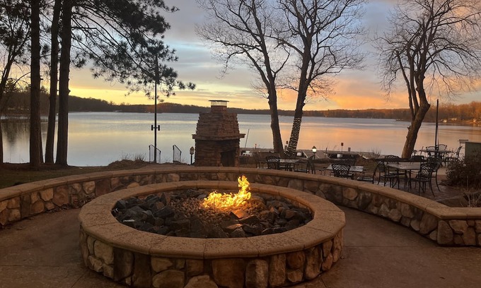 Balsam Lake House | Balsam Lake Retreat: Cozy 2BR Townhome near the Heart of Town