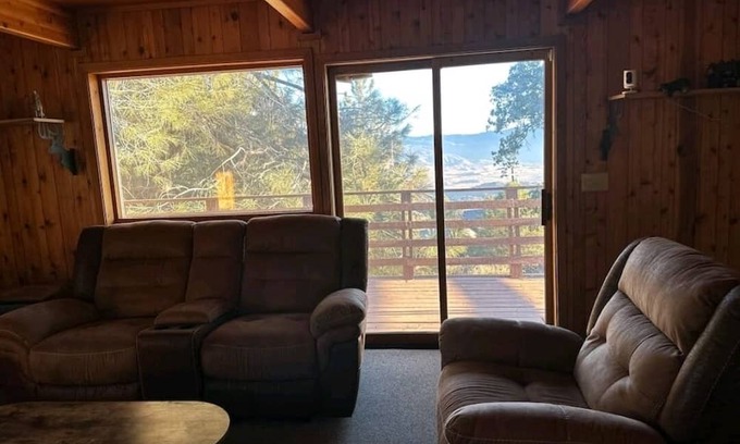 Bear Valley Springs House | Serene Mountain Cabin with Breathtaking Views & Pet Friendly
