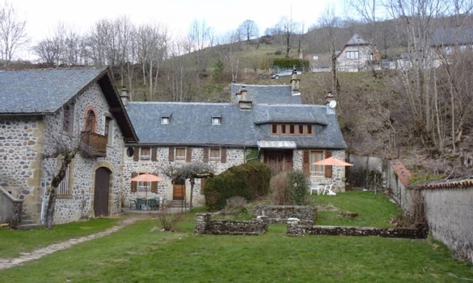 Mandailles-Saint-Julien Cottage | Cozy Gite Mandailles-Saint-Julien: Ideal for Families