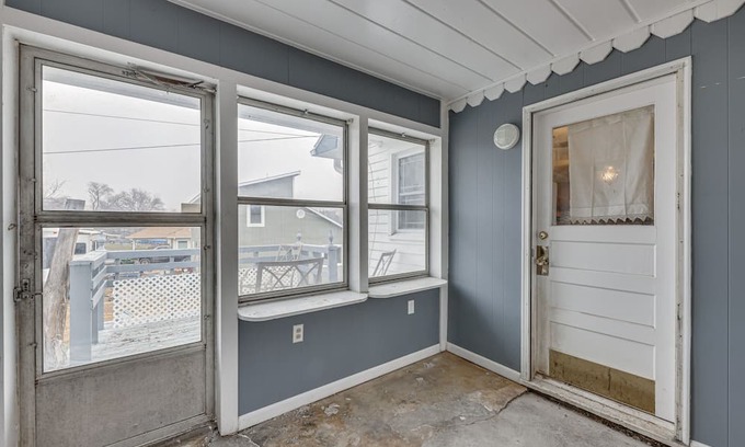 Lecompton House | Pet-Friendly Lecompton Vacation Rental Near Clinton Lake