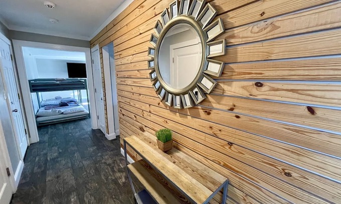 Brent House | Experience Camp White Oak House: Spa & Family-Friendly Escape