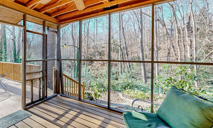 Seneca House | Pet-Friendly Retreat Near Clemson with Relaxing Outdoor Space