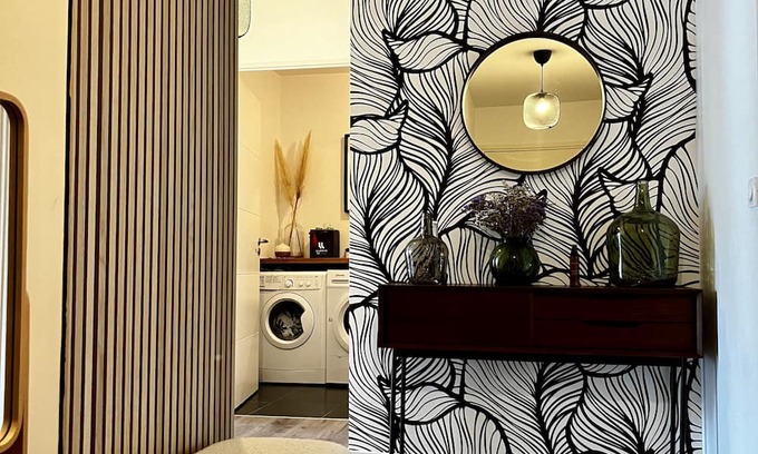 Les Puces de Saint-Ouen Apartment | Spacious 85m² Terrace Retreat Just Outside Paris