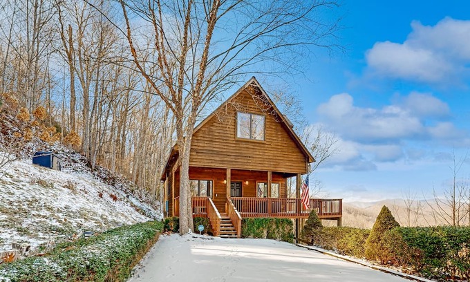 Cullowhee Cabin | Serene Mountain Retreat with Scenic Views & Family Amenities
