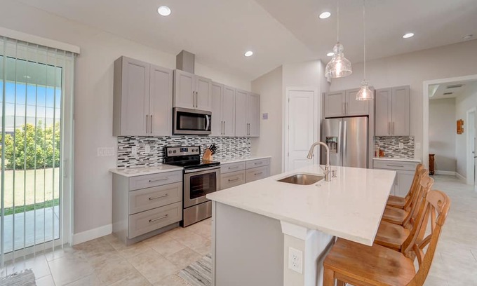 Englewood East House | Exceptional Sunny Haven Retreat with Family-Friendly Amenities