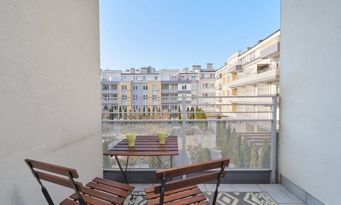 Krzyki Apartment | Pet-Friendly Apartment Klimasa in Wrocław with Breakfast