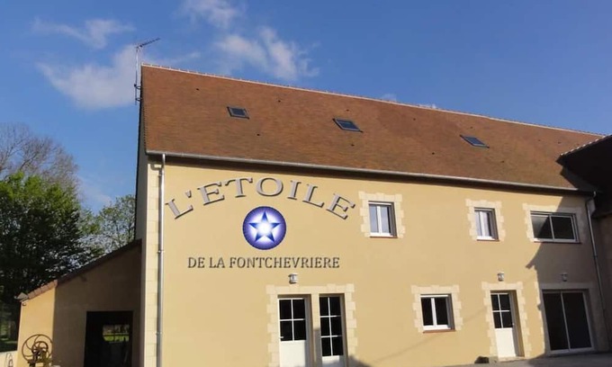 Neuvy-Saint-Sepulchre Bed & Breakfast | Cozy Studio Flat for Two in Neuvy-Saint-Sépulchre