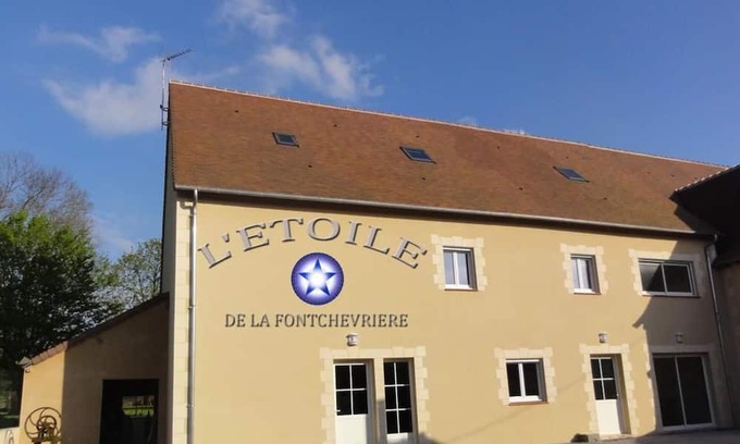 Neuvy-Saint-Sepulchre Bed & Breakfast | Cozy Studio Flat for Two in Neuvy-Saint-Sépulchre
