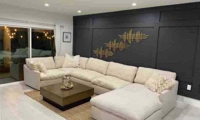 Canoga Park House | Modern Gated Retreat with Guesthouse and Ocean Views