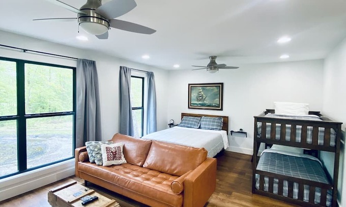 Starkville House | MSU Game Day Home & Guesthouse - Ideal for Large Groups