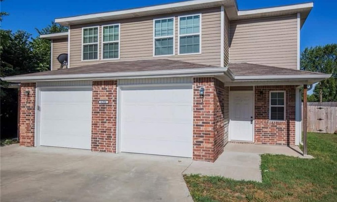 Bentonville Condo | Spacious mid century modern condo - Pet Friendly - Bikers Dream