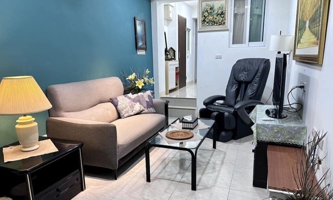 Wanhua Apartment | Convenient CityCenter Stay: Steps to Transit & Free Parking