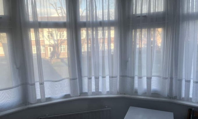 South Harrow Apartment | New Studio Flat Near Central London, Pet and Child Friendly