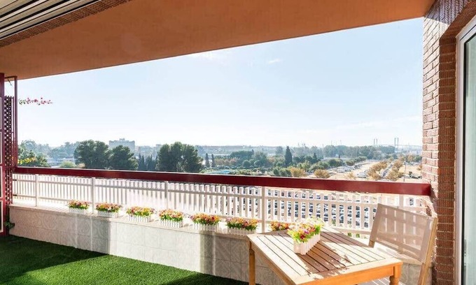 Los Remedios Apartment | Relaxing Escape at Apartment Fabio Summa with Spa Amenities
