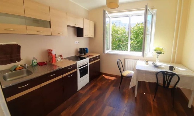 Lasnamae Apartment | Cozy Retreat with Spa, Just 15 Min to City Center