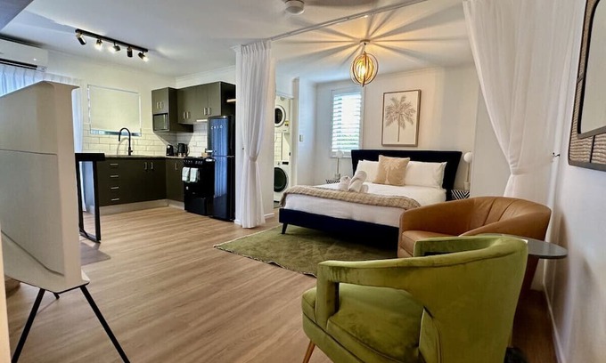 Edge Hill Apartment | Inviting Edge Hill Studio Villa with Kitchen & Family Amenities