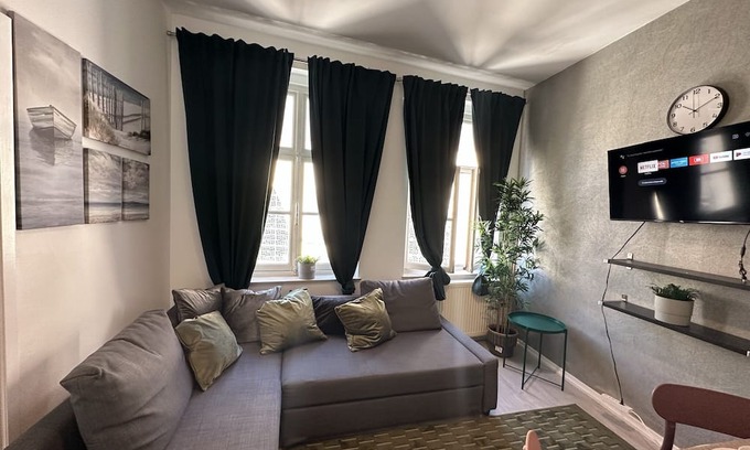 Quartier Saint-Gery - Sint-Gorikswijk Apartment | Inviting Apartment in the Heart of Brussels with Spa Access