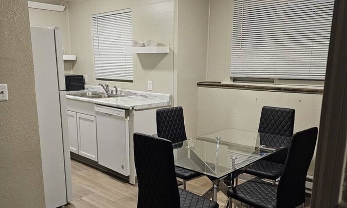Fargo House | Cozy house near NDSU & Downtown