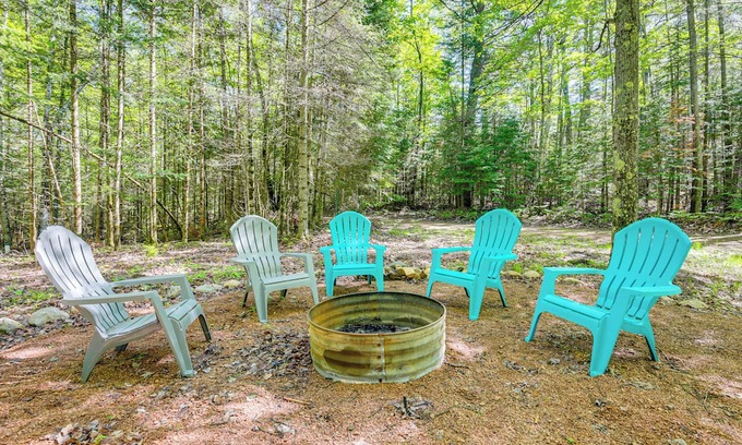 Tomahawk Cottage | Riverside Retreat: Fish, Kayak & Relax Near Somo River