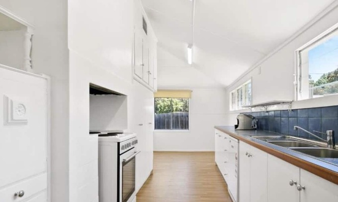 Cannons Creek House | Waterfront Retreat with Direct Water Access for Families