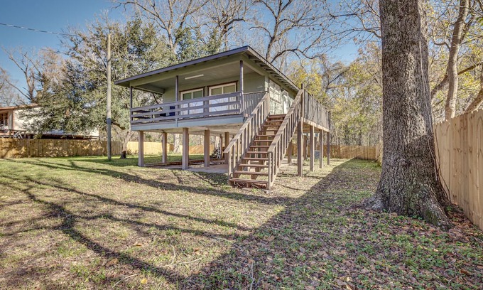 Cleveland House | Pet-Friendly Cleveland Retreat with Deck Near Fishing Spots