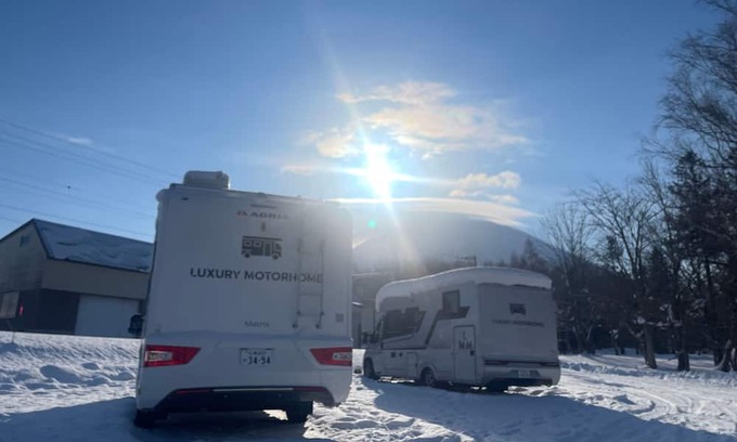 Kutchan House | Would you like to stay at NISEKO LUXURY MOTORHOME, You can see Mt.Yotei in front