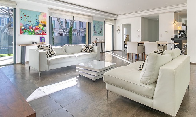 Salon-de-Provence Villa | Discover Villa 'Maison Au Cœur De La Ville' with Private Pool